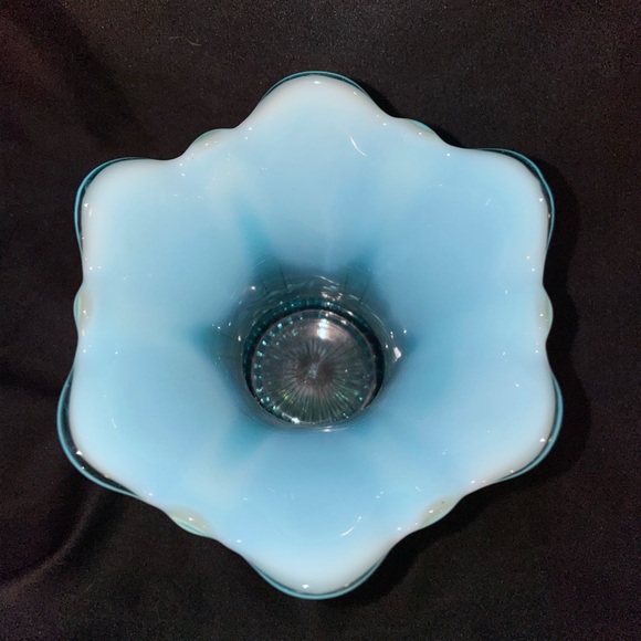 Jefferson glass blue opolesant swung Vase - Picture 4 of 6